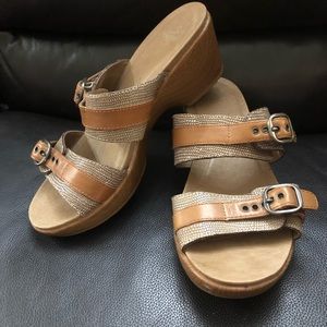 Dansko Jessie Sand Lizard Wedge Sandals Double strap buckle Size 38 or 7.5-8 US